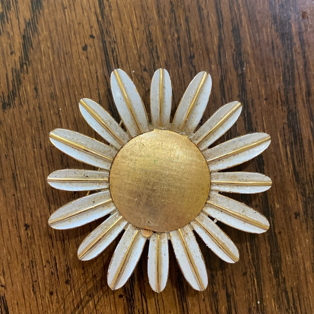 Vintage Avon brooch